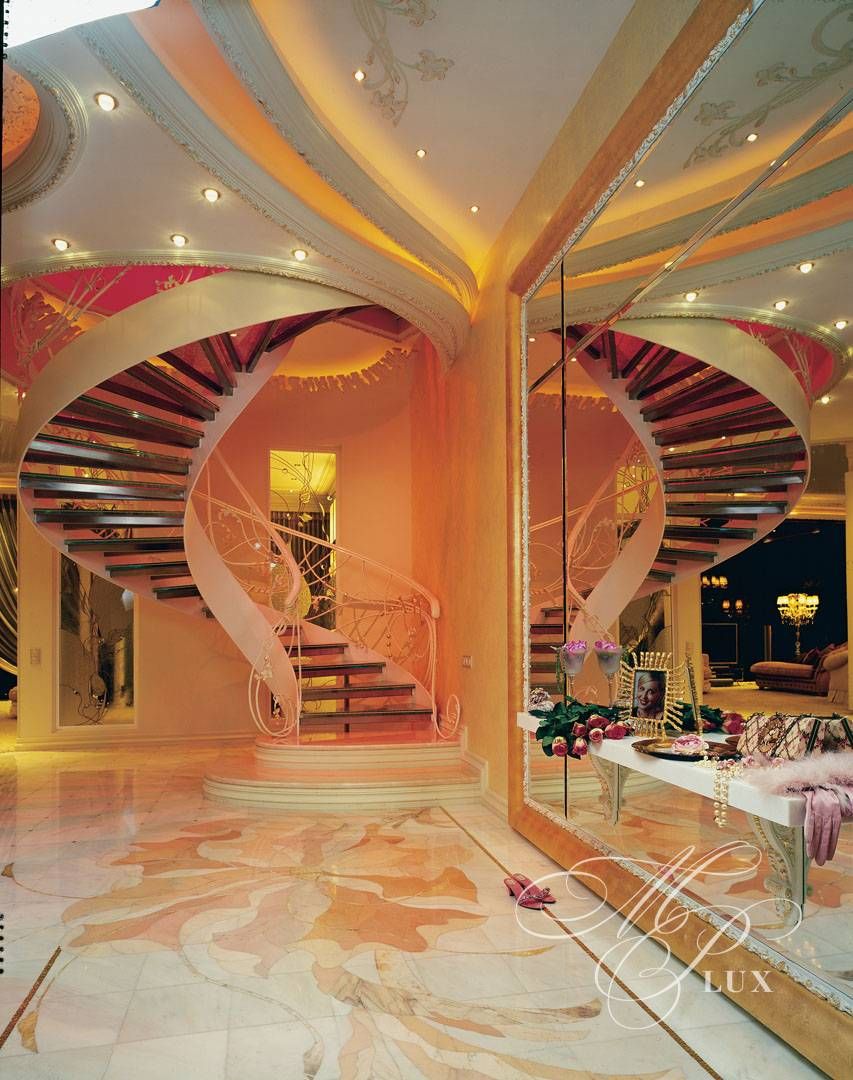 Лестница от Марины Путиловской