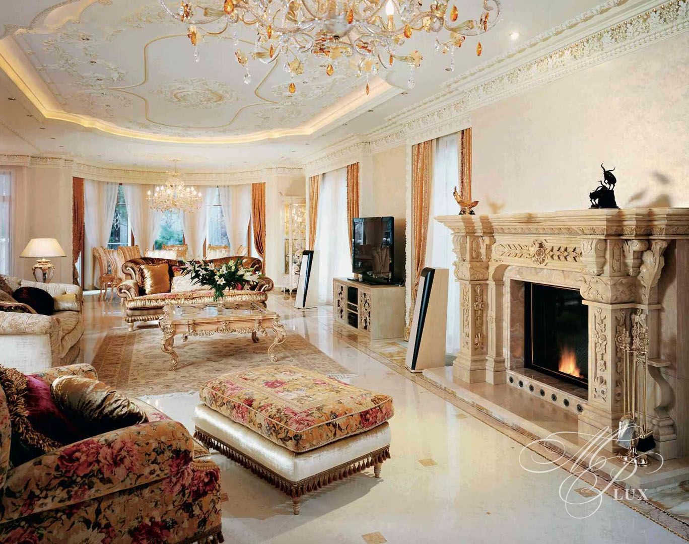 Николино living room with fire place